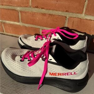 Merrell Women's White and Pink Athletic Shoes